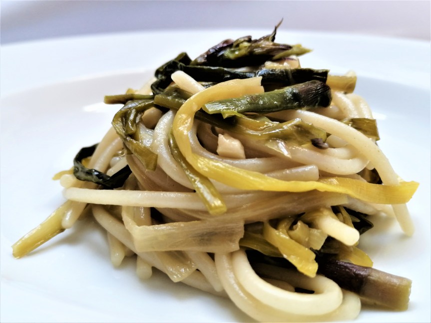 Spaghetti con porri e asparagi “a spaghetti”